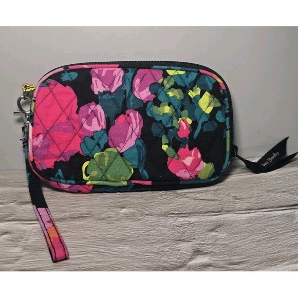 Vera Bradley Handbags - Vera Bradley Tech Case Wristlet Hilo Meadow Floral Quilted Cotton